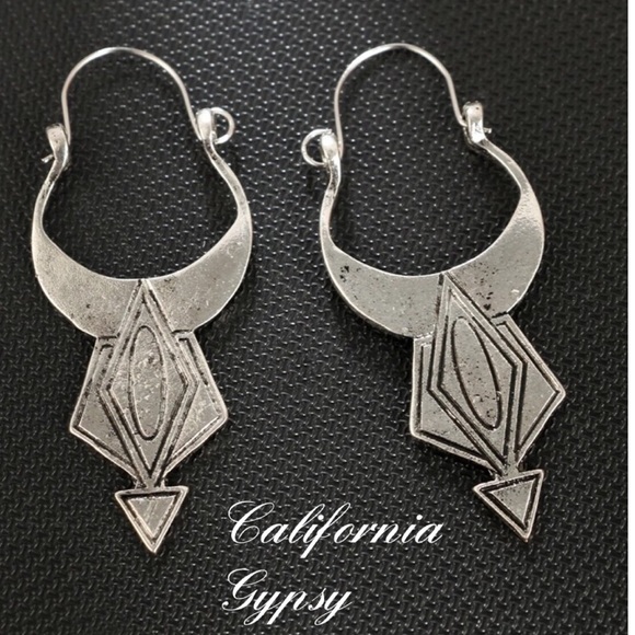 Ethnic bohemian gypsy etched earrings✨ - Picture 3 of 3